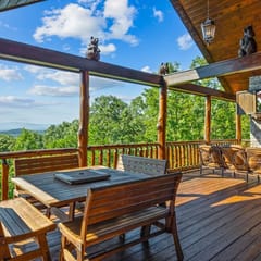 Honey Dipper Lodge