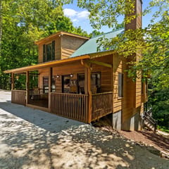 Dog-Friendly River Resort | Hot Tub + Game Room
