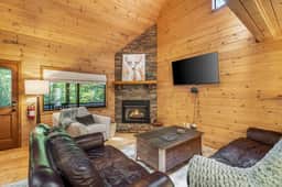 Bambi Lane Retreat | Coosawattee River Resort - Image 2