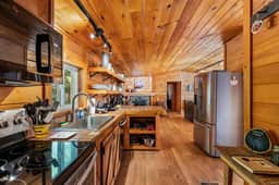 Luna Lodge  - Image 5