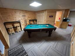 Riverside Cabin - Image 4