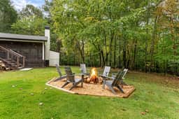 The Wine House •4 Wineries • Fenced Yard •Fire pit - Image 3
