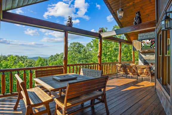 Honey Dipper Lodge - Image 1