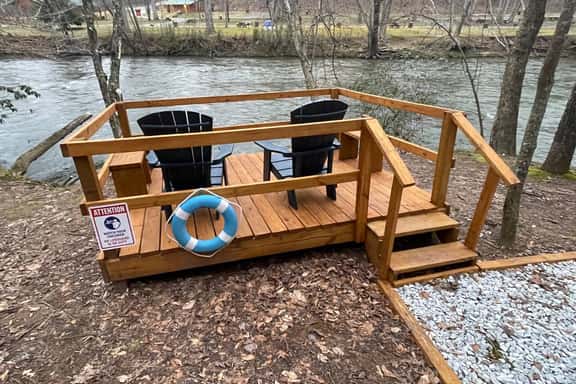 Riverside Cabin - Image 1