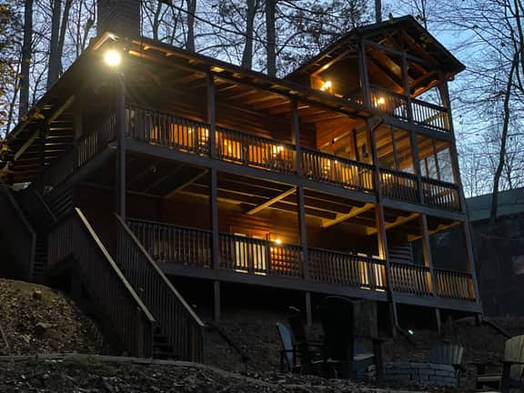 Riverside Cabin - Image 5
