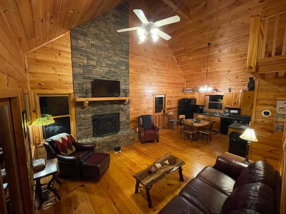 Riverside Cabin - Image 3