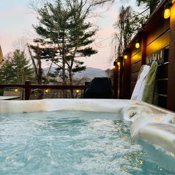 Mt. Ridge Retreat | Private Hot Tub| King Bed - Image 2