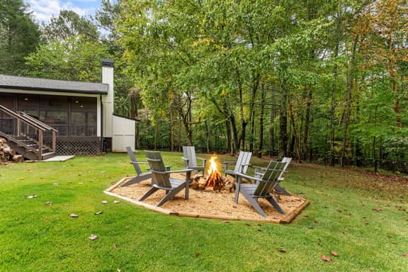 The Wine House •4 Wineries • Fenced Yard •Fire pit - Image 3